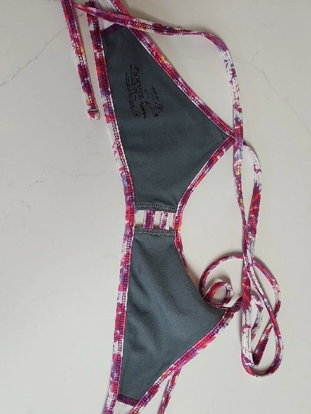 Jolyn Size M "Tomcat" Swim Top - Picture 2 of 3